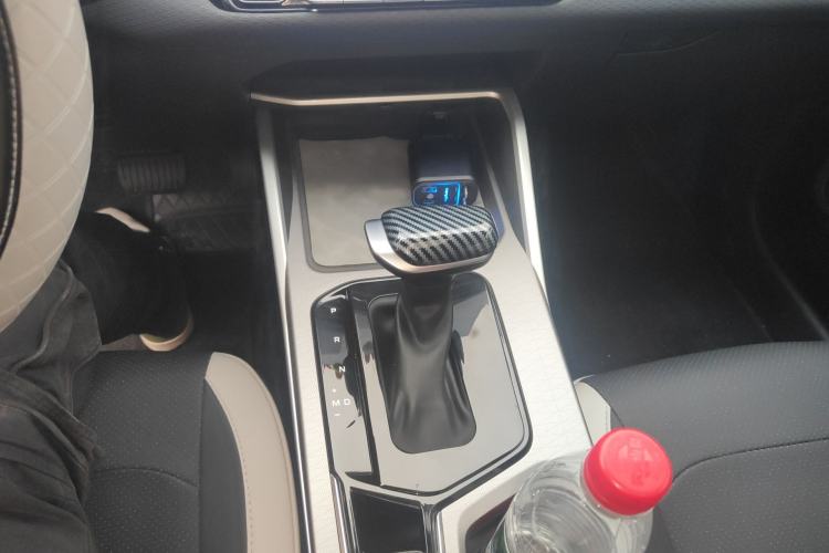 Used Geely Auto Emgrand 2026 Model 4th Generation 4 Millionth Anniversary Edition 1.5L CVT Feiyue Edition Gear Lever