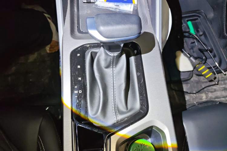 Used Geely Auto Emgrand 2026 Model 4th Generation 4 Millionth Anniversary Edition 1.5L CVT Overdrive Edition Gear Lever