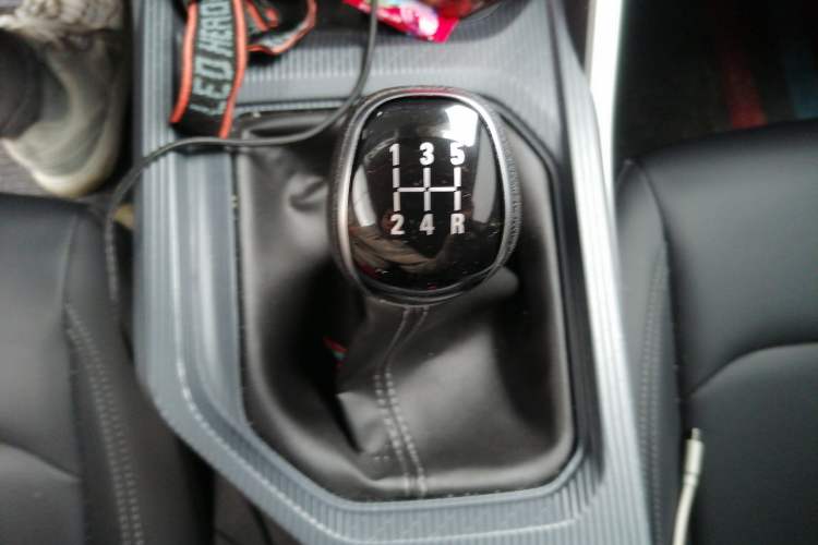 Used Geely Auto Emgrand 2026 Model 4th Generation 4 Millionth Anniversary Edition 1.5L Manual Overdrive Edition Gear Lever