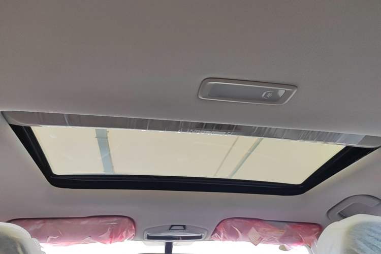 Used Geely Auto Emgrand 2026 Model 4th Generation 4 Millionth Anniversary Edition 1.5L CVT Feiyue Edition Headliner