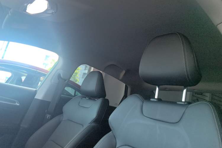 Used Geely Auto Emgrand 2026 Model 4th Generation 4 Millionth Anniversary Model 1.5L CVT Starry Edition Headliner