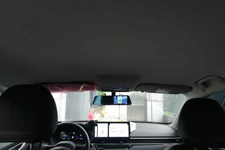 Used Geely Auto Emgrand 2026 Model 4th Generation 4 Millionth Anniversary Edition 1.5L Manual Overdrive Edition Headliner
