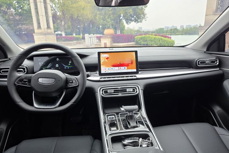Used Geely Auto Emgrand 2026 Model 5th Generation 1.5L CVT Luxury Edition Interior 2