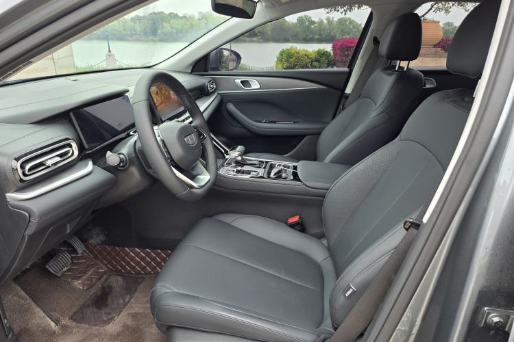 Used Geely Auto Emgrand 2026 Model 5th Generation 1.5L CVT Luxury Edition Interior 3