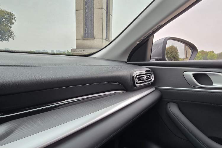 Used Geely Auto Emgrand 2026 Model 5th Generation 1.5L CVT Luxury Edition Interior 7