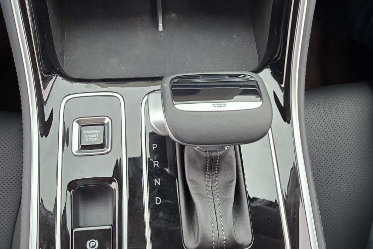Used Geely Auto Emgrand 2026 Model 5th Generation 1.5L CVT Luxury Edition Interior 8