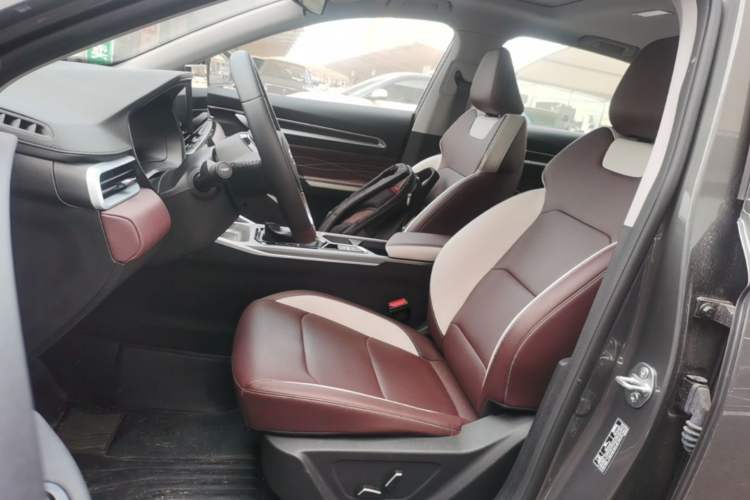 Used Geely Auto Emgrand 2026 Model 4th Generation 4 Millionth Anniversary Edition 1.5L CVT Excellence Edition Left Front Seat