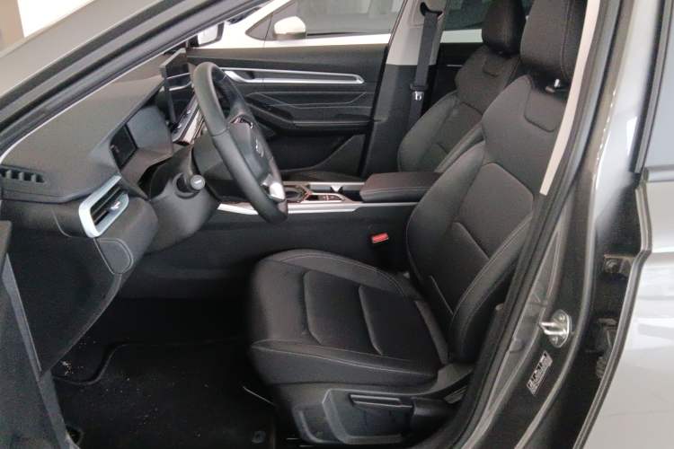 Used Geely Auto Emgrand 2026 Model 4th Generation 4 Millionth Anniversary Edition 1.5L CVT Overdrive Edition Left Front Seat