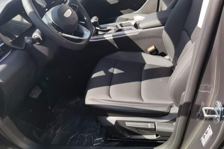 Used Geely Auto Emgrand 2026 Model 4th Generation 4 Millionth Anniversary Edition 1.5L CVT Overdrive Edition Left Front Seat