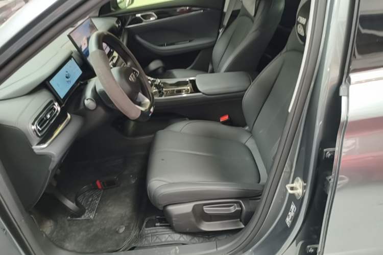 Used Geely Auto Emgrand 2026 Model 5th Generation 1.5T DCT Prestige Edition Left Front Seat
