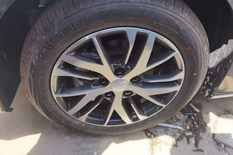 Used Geely Auto Emgrand 2026 Model 4th Generation 4 Millionth Anniversary Edition 1.5L CVT Overdrive Edition Left Front Wheel Hub