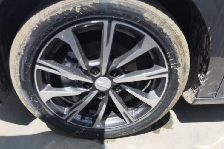 Used Geely Auto Emgrand 2026 Model 4th Generation 4 Millionth Anniversary Edition 1.5L CVT Feiyue Edition Left Front Wheel Hub