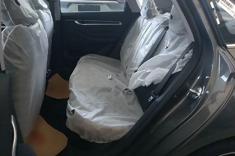 Used Geely Auto Emgrand 2026 Model 4th Generation 4 Millionth Anniversary Edition 1.5L CVT Feiyue Edition Left Rear Seat