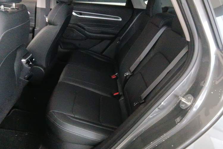 Used Geely Auto Emgrand 2026 Model 4th Generation 4 Millionth Anniversary Edition 1.5L CVT Overdrive Edition Left Rear Seat
