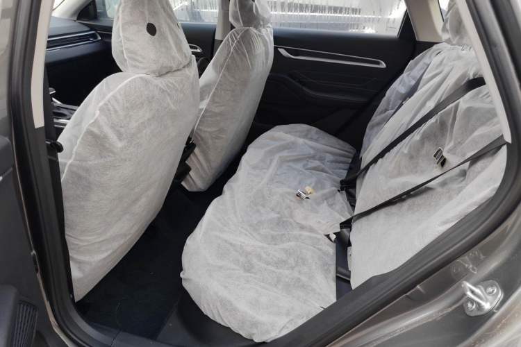 Used Geely Auto Emgrand 2026 Model 4th Generation 4 Millionth Anniversary Edition 1.5L CVT Feiyue Edition Left Rear Seat