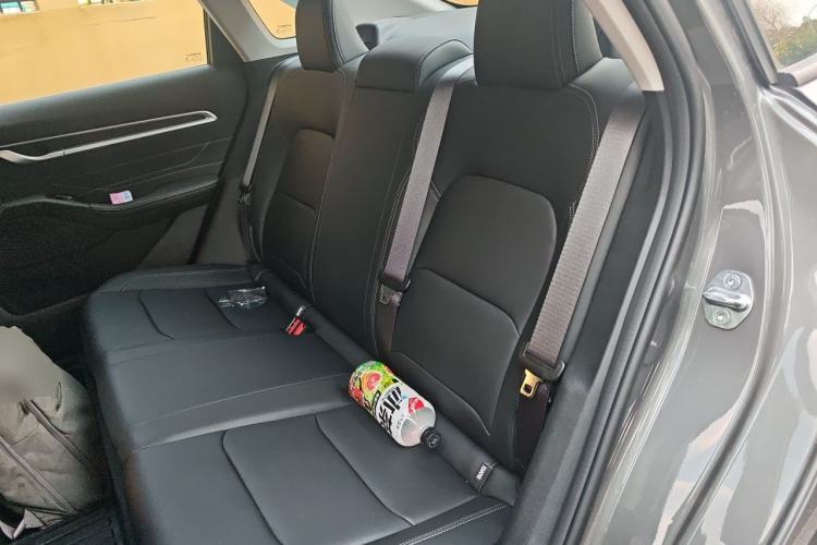 Used Geely Auto Emgrand 2026 Model 4th Generation 4 Millionth Anniversary Edition 1.5L CVT Overdrive Edition Left Rear Seat