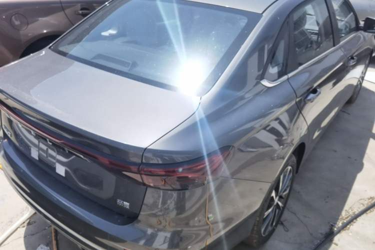 Used Geely Auto Emgrand 2026 Model 4th Generation 4 Millionth Anniversary Edition 1.5L CVT Feiyue Edition Rear Right 45 Deg