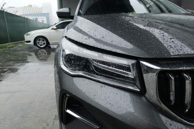 Used Geely Auto Emgrand 2026 Model 4th Generation 4 Millionth Anniversary Edition 1.5L Manual Overdrive Edition Right Front Headlight