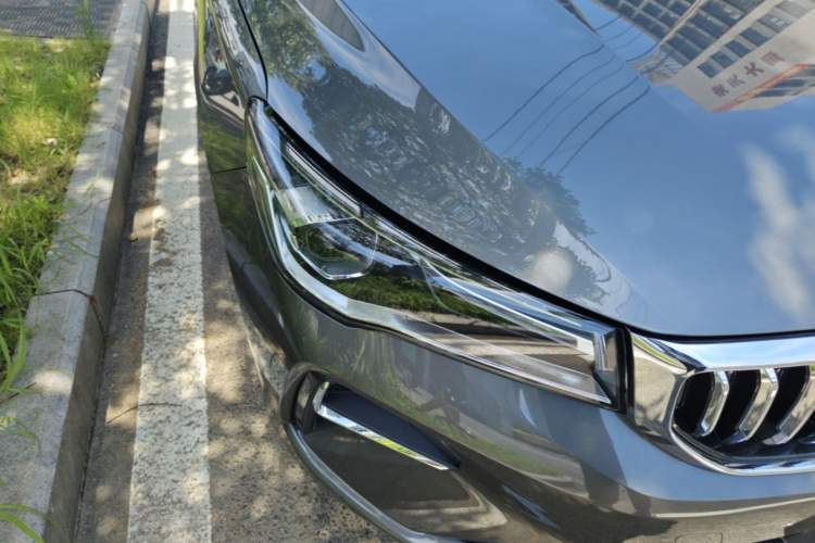 Used Geely Auto Emgrand 2026 Model 4th Generation 4 Millionth Anniversary Edition 1.5L CVT Feiyue Edition Right Front Headlight