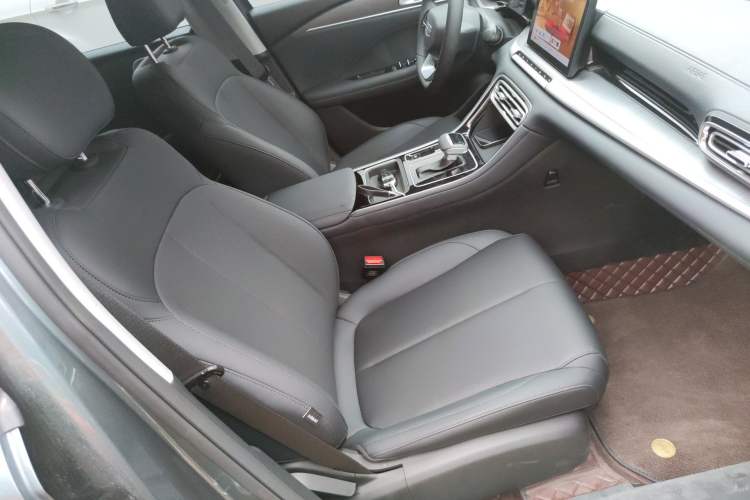 Used Geely Auto Emgrand 2026 Model 5th Generation 1.5L CVT Luxury Edition Right Front Seat