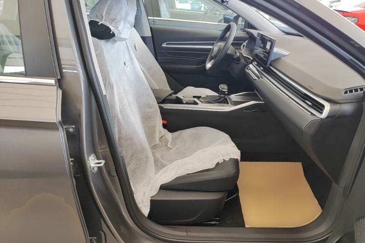 Used Geely Auto Emgrand 2026 Model 4th Generation 4 Millionth Anniversary Edition 1.5L CVT Feiyue Edition Right Front Seat