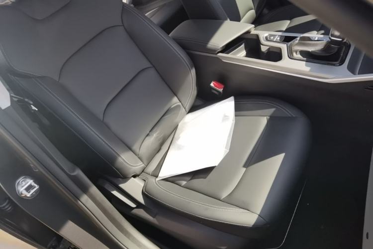 Used Geely Auto Emgrand 2026 Model 4th Generation 4 Millionth Anniversary Edition 1.5L CVT Overdrive Edition Right Front Seat