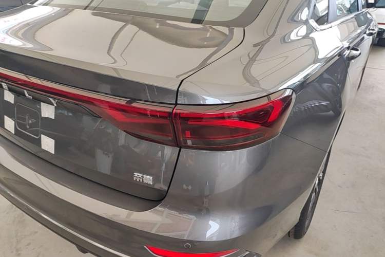 Used Geely Auto Emgrand 2026 Model 4th Generation 4 Millionth Anniversary Edition 1.5L CVT Feiyue Edition Right Rear Taillight