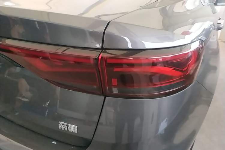 Used Geely Auto Emgrand 2026 Model 4th Generation 4 Millionth Anniversary Edition 1.5L CVT Feiyue Edition Right Rear Taillight