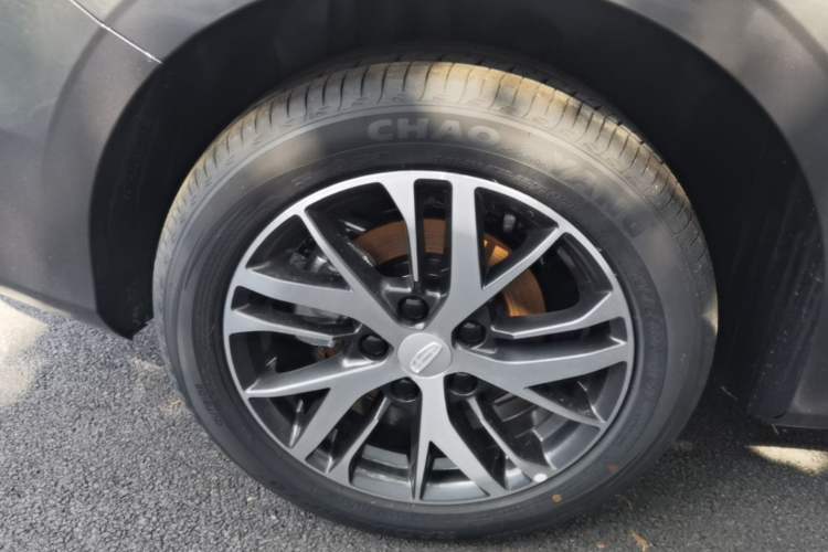 Used Geely Auto Emgrand 2026 Model 4th Generation 4 Millionth Anniversary Edition 1.5L CVT Overdrive Edition Right Rear Wheel Hub