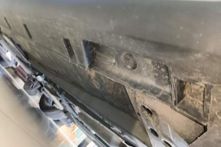 Used Geely Auto Emgrand 2026 Model 5th Generation 1.5T DCT Prestige Edition Right Side Sill