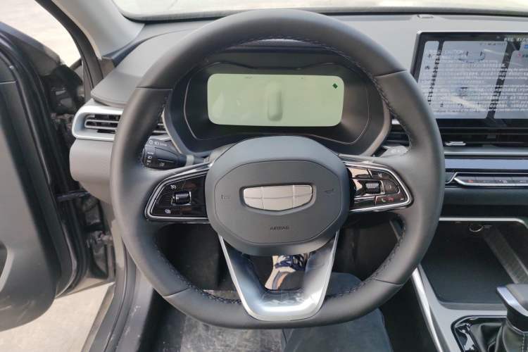 Used Geely Auto Emgrand 2026 Model 4th Generation 4 Millionth Anniversary Edition 1.5L CVT Feiyue Edition Steering Wheel
