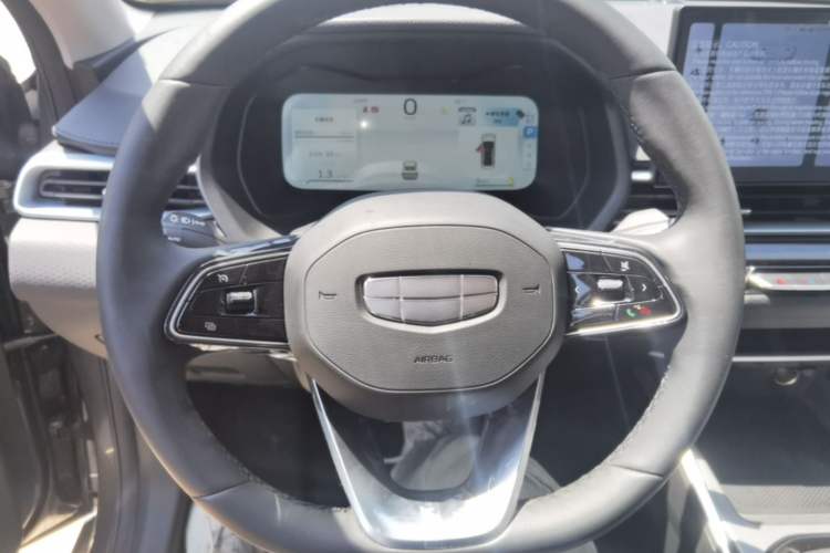 Used Geely Auto Emgrand 2026 Model 4th Generation 4 Millionth Anniversary Edition 1.5L CVT Feiyue Edition Steering Wheel