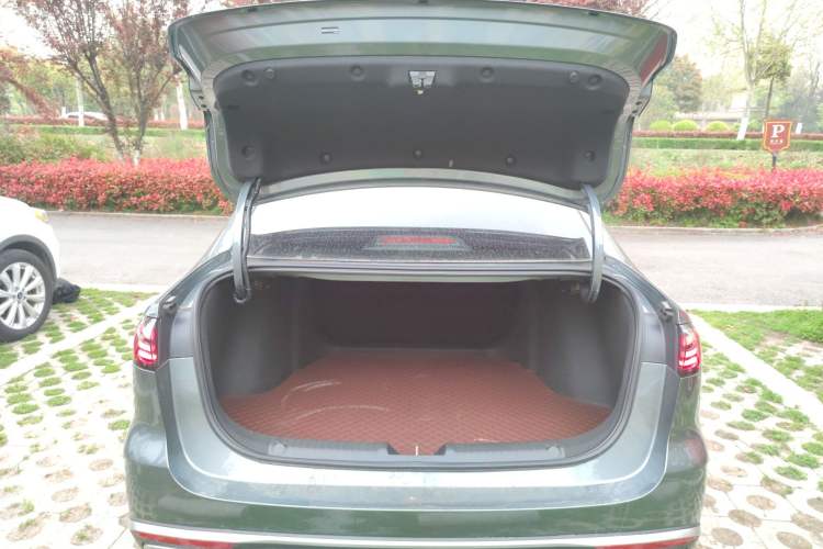 Used Geely Auto Emgrand 2026 Model 5th Generation 1.5L CVT Luxury Edition Trunk