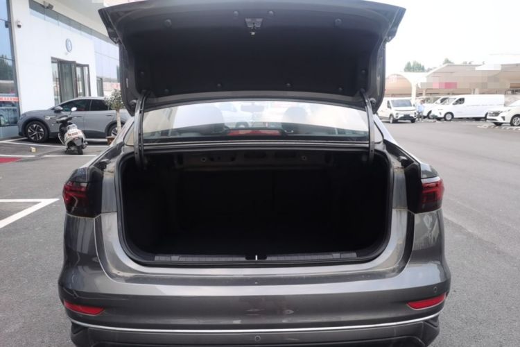 Used Geely Auto Emgrand 2026 Model 4th Generation 4 Millionth Anniversary Edition 1.5L CVT Excellence Edition Trunk