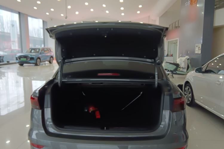 Used Geely Auto Emgrand 2026 Model 4th Generation 4 Millionth Anniversary Edition 1.5L CVT Overdrive Edition Trunk