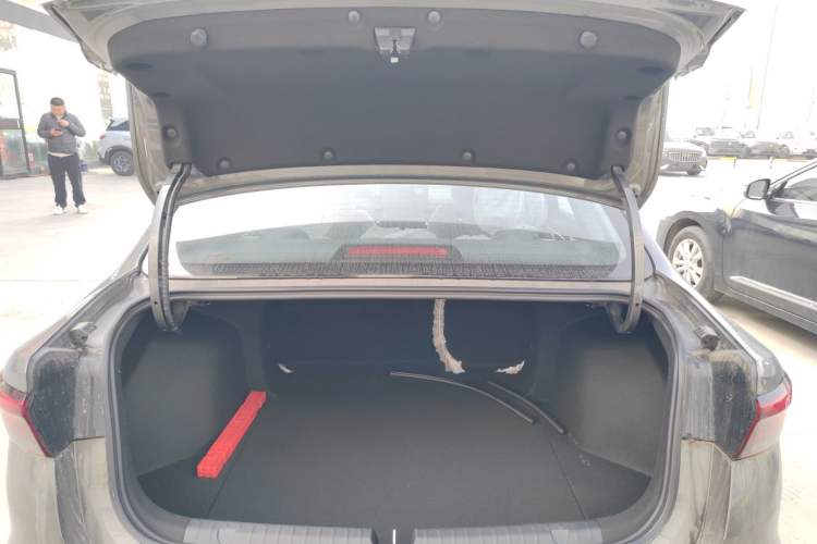Used Geely Auto Emgrand 2026 Model 4th Generation 4 Millionth Anniversary Edition 1.5L CVT Feiyue Edition Trunk