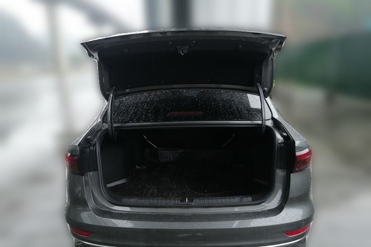 Used Geely Auto Emgrand 2026 Model 4th Generation 4 Millionth Anniversary Edition 1.5L Manual Overdrive Edition Trunk