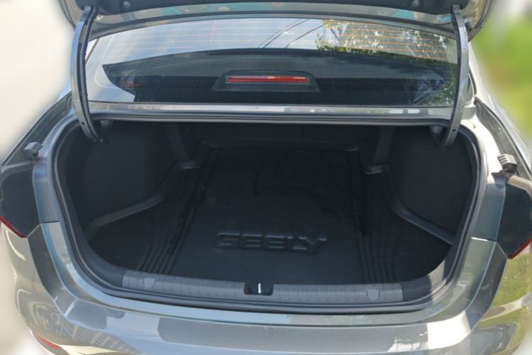Used Geely Auto Emgrand 2026 Model 4th Generation 4 Millionth Anniversary Edition 1.5L CVT Feiyue Edition Trunk
