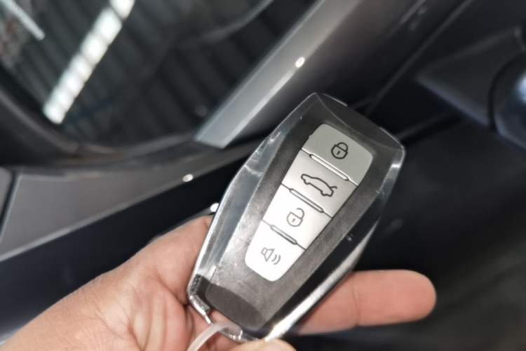 Used Geely Auto Emgrand 2026 Model 4th Generation 4 Millionth Anniversary Edition 1.5L CVT Feiyue Edition Vehicle Key