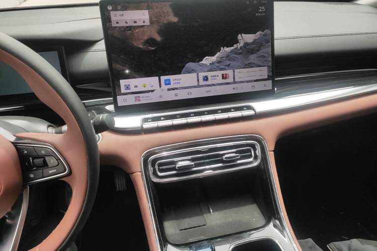 Used Geely Auto Emgrand 2026 Model 5th Generation 1.5T DCT Flagship Edition Audio And AC Panel