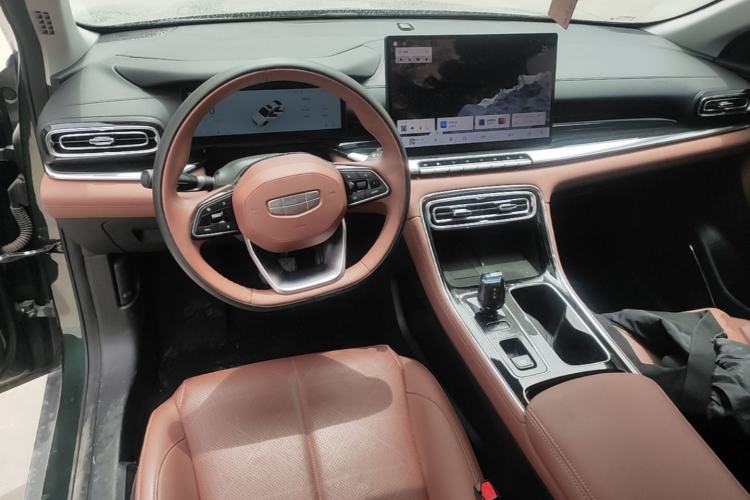 Used Geely Auto Emgrand 2026 Model 5th Generation 1.5T DCT Flagship Edition Center Console