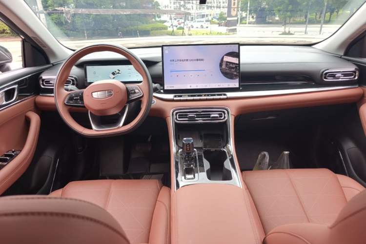 Used Geely Auto Emgrand 2026 Model 5th Generation 1.5T DCT Flagship Edition Center Console