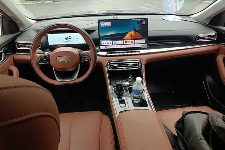 Used Geely Auto Emgrand 2026 Model 5th Generation 1.5T DCT Flagship Edition Center Console