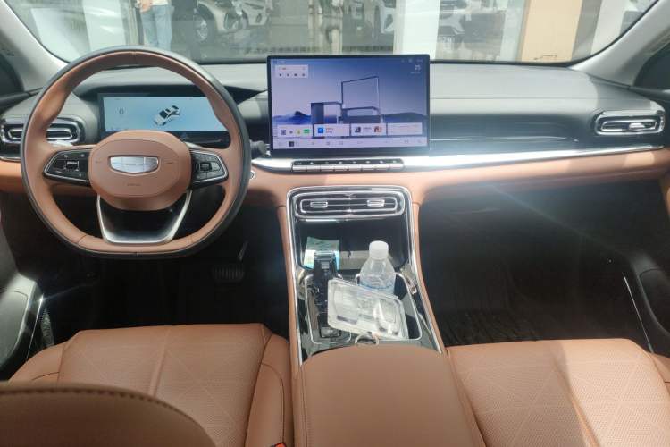 Used Geely Auto Emgrand 2026 Model 5th Generation 1.5T DCT Flagship Edition Center Console