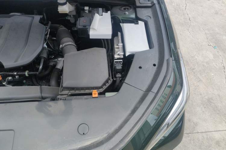 Used Geely Auto Emgrand 2026 Model 5th Generation 1.5T DCT Flagship Edition Engine Bay Left