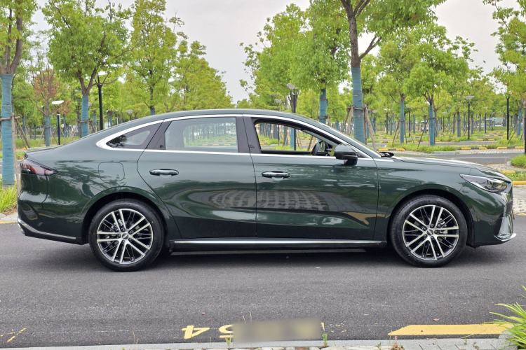Used Geely Auto Emgrand 2026 Model 5th Generation 1.5T DCT Flagship Edition Exterior 2