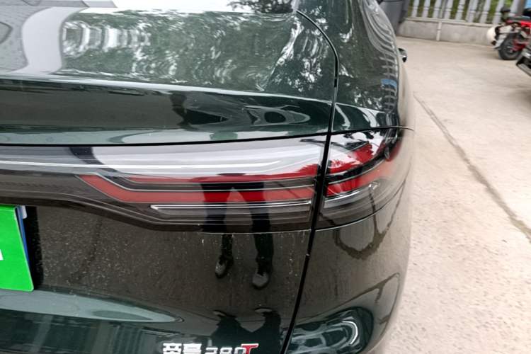 Used Geely Auto Emgrand 2026 Model 5th Generation 1.5T DCT Flagship Edition Exterior 3