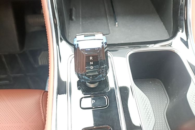 Used Geely Auto Emgrand 2026 Model 5th Generation 1.5T DCT Flagship Edition Gear Lever