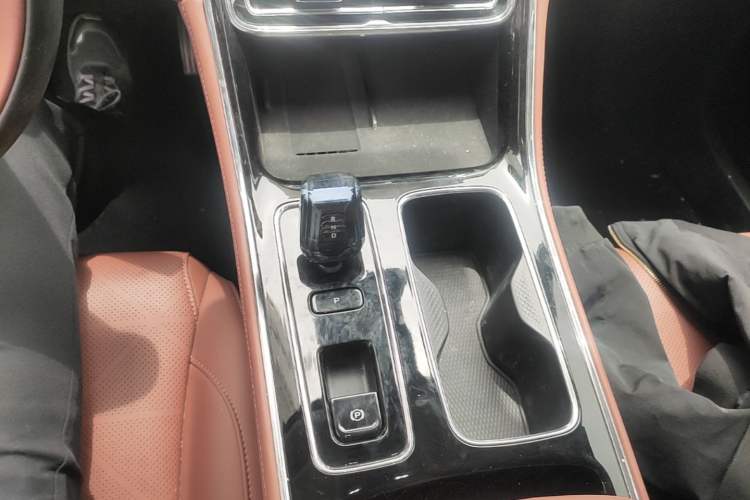 Used Geely Auto Emgrand 2026 Model 5th Generation 1.5T DCT Flagship Edition Gear Lever