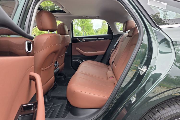Used Geely Auto Emgrand 2026 Model 5th Generation 1.5T DCT Flagship Edition Interior 3